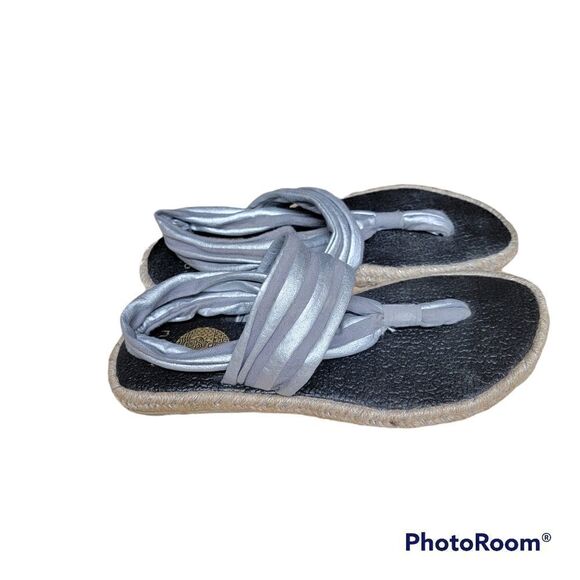 Nalha Fabric Flip Flops. Size 8. - Picture 3 of 10